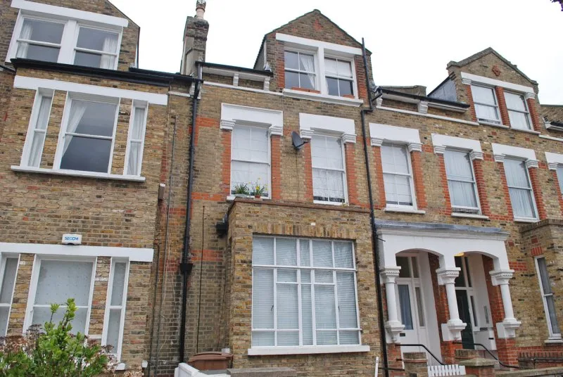 Flat Dunsmure Road in Greater London