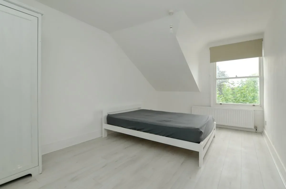 Flat Dunsmure Road in Greater London