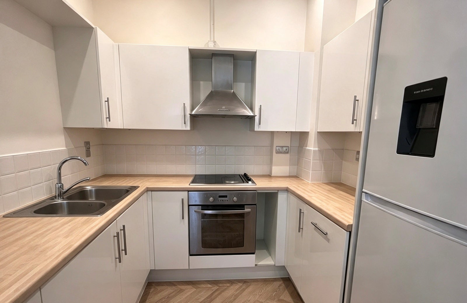Flat Worcester Place in Swansea