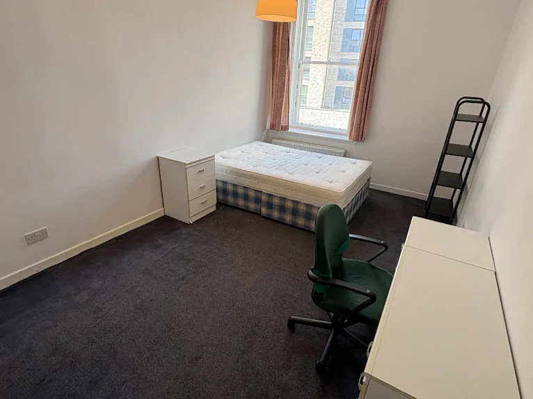 Room Duke Street in Glasgow
