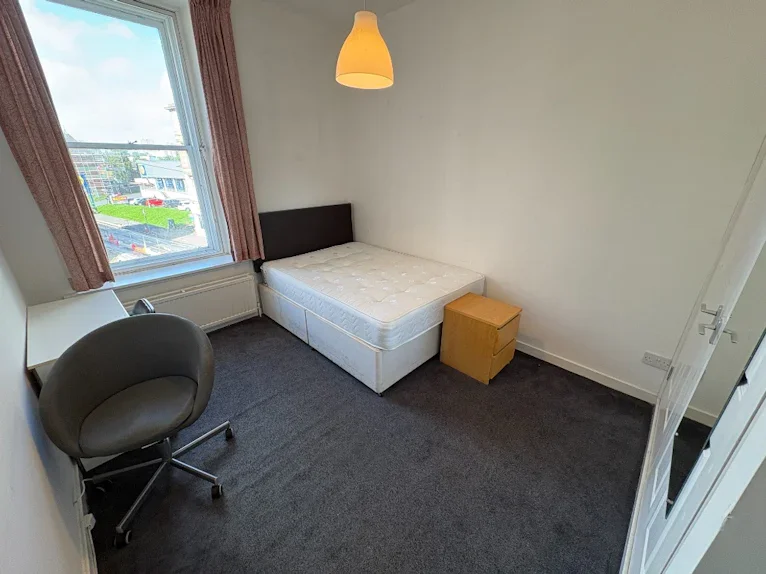 Room Duke Street in Glasgow
