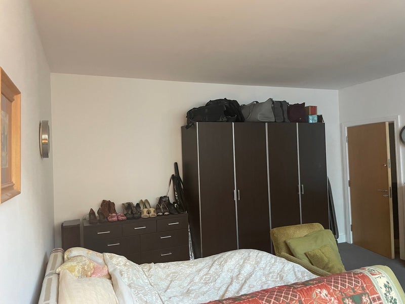 Room Bermondsey Street in Greater London