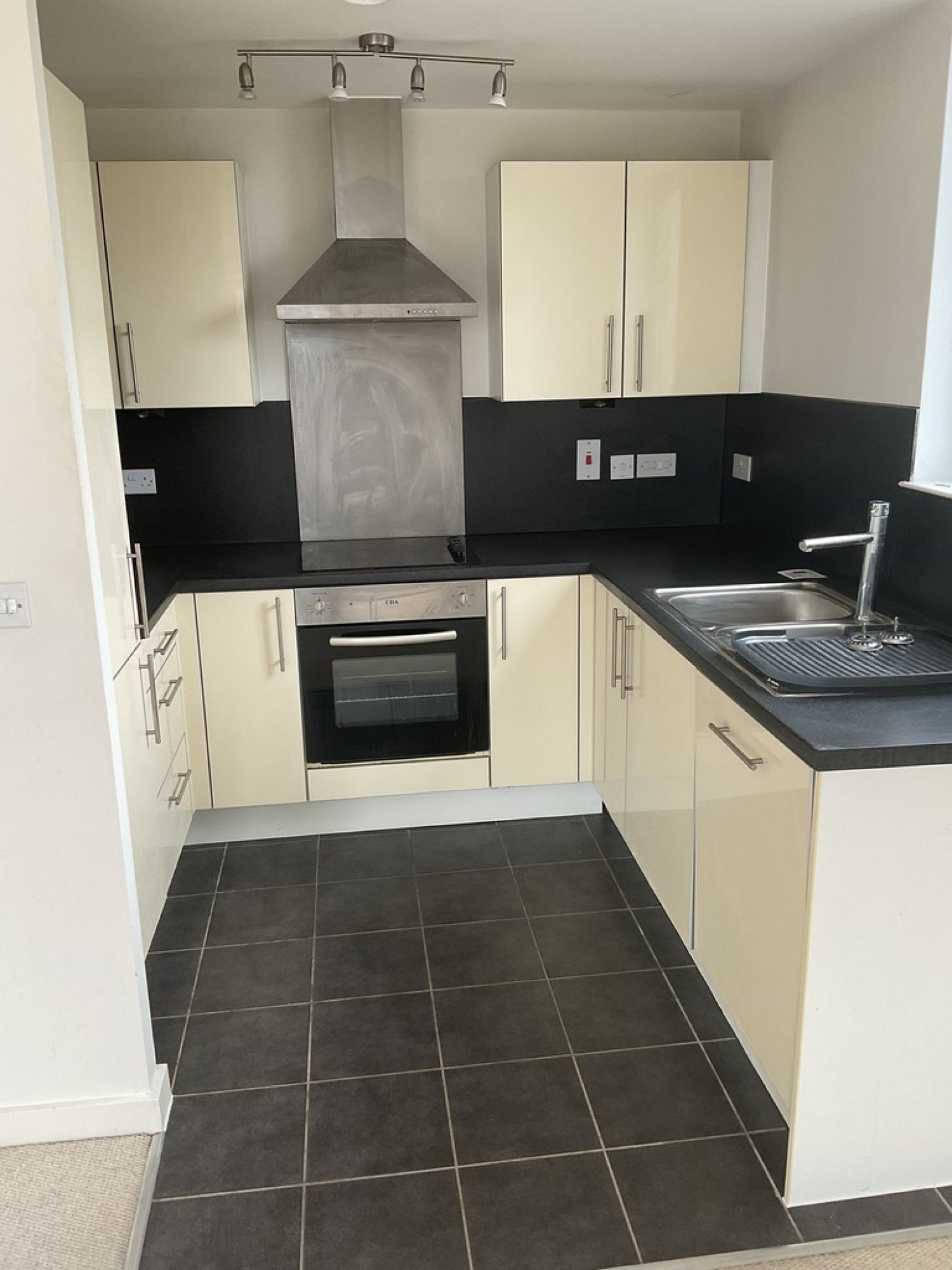 Flat St James Road in Brackley