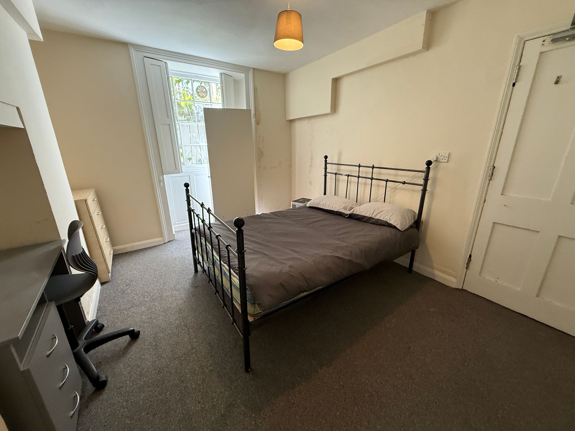 Room Pembroke Road in Bristol