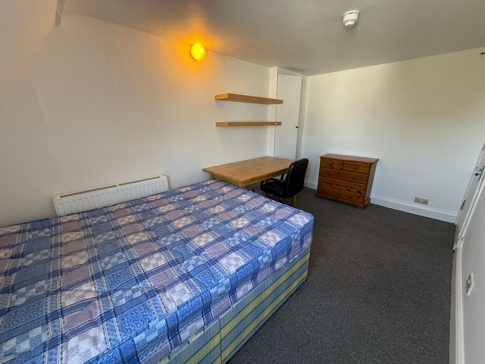 Room Pembroke Road in Bristol