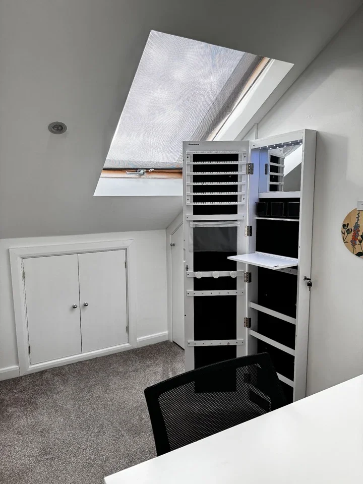 Room Langdale Gardens in Greater London