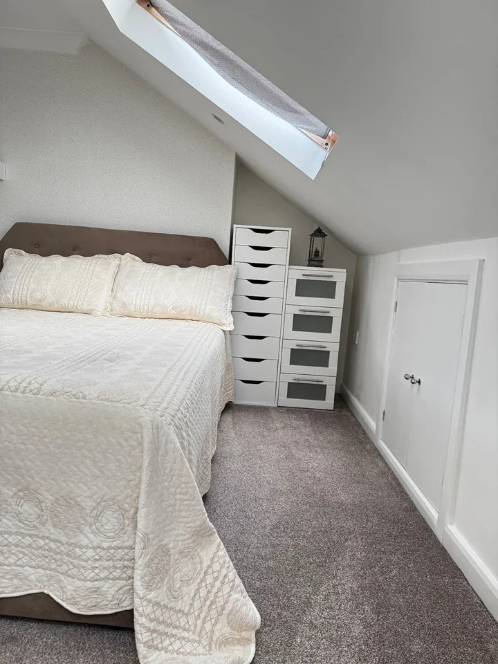 Room Langdale Gardens in Greater London