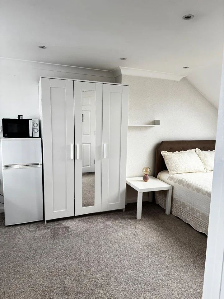 Room Langdale Gardens in Greater London