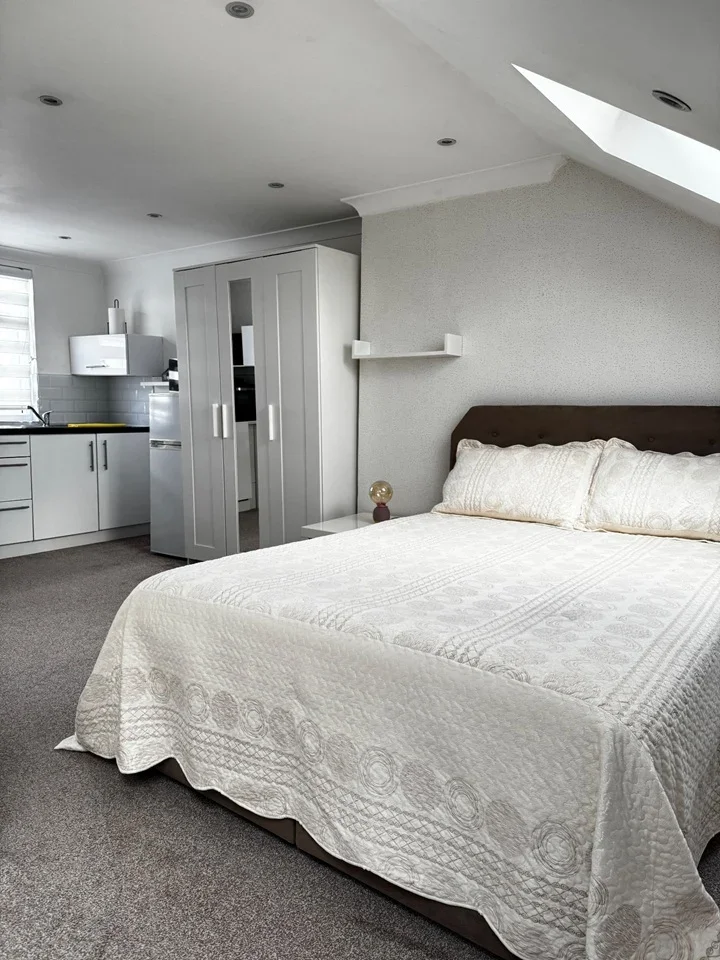 Room Langdale Gardens in Greater London