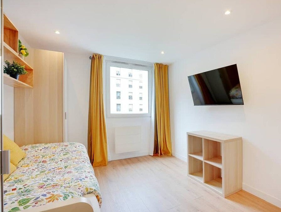 Flat Rue Jules Verne in Levallois-Perret