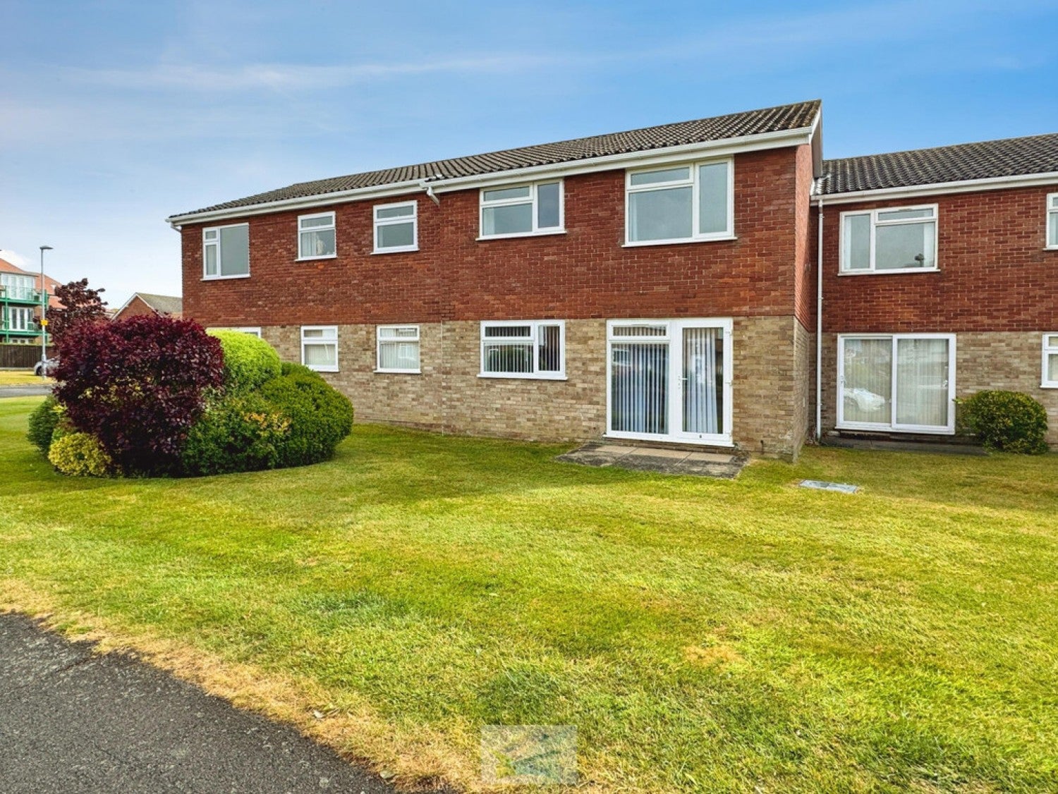 Flat Montagu Road in Highcliffe-on-Sea