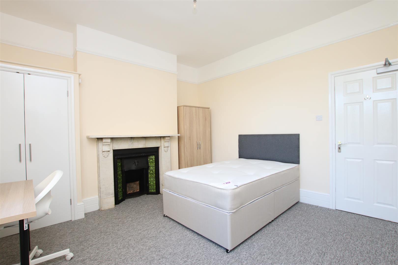 Flat Ashley Avenue in Bath