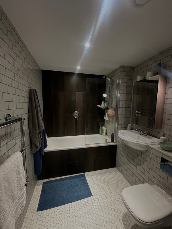 Room Engineers Way in Greater London