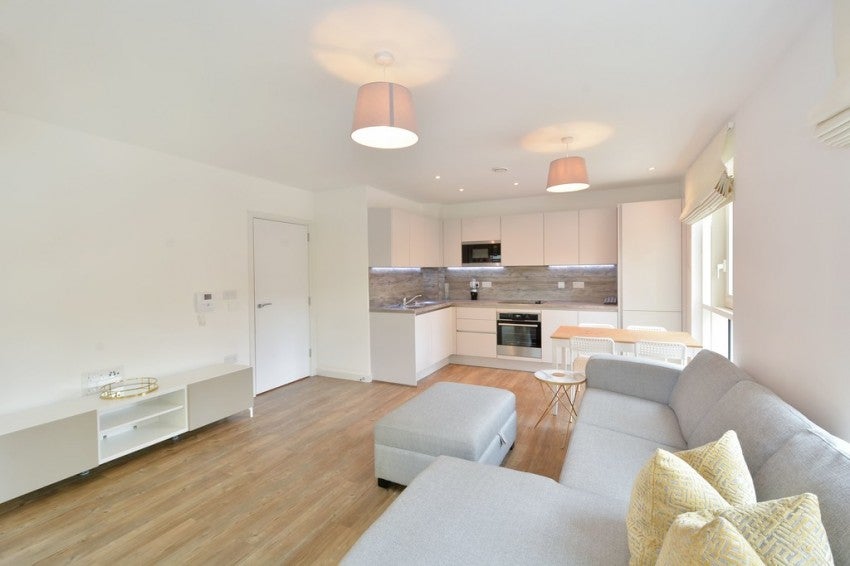 Flat Bailey Street in Greater London