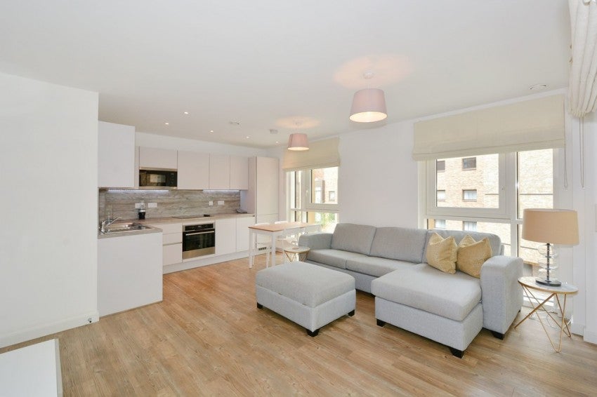 Flat Bailey Street in Greater London