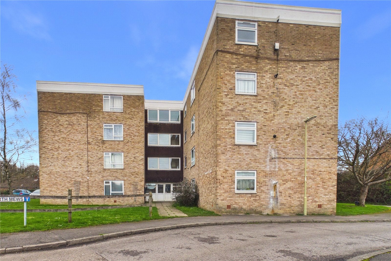 Flat Tunworth Mews in Basingstoke and Deane