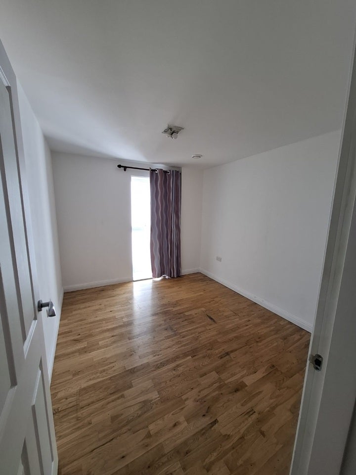 Flat Windsor Close in Greater London