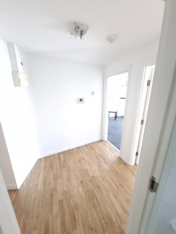 Flat Windsor Close in Greater London
