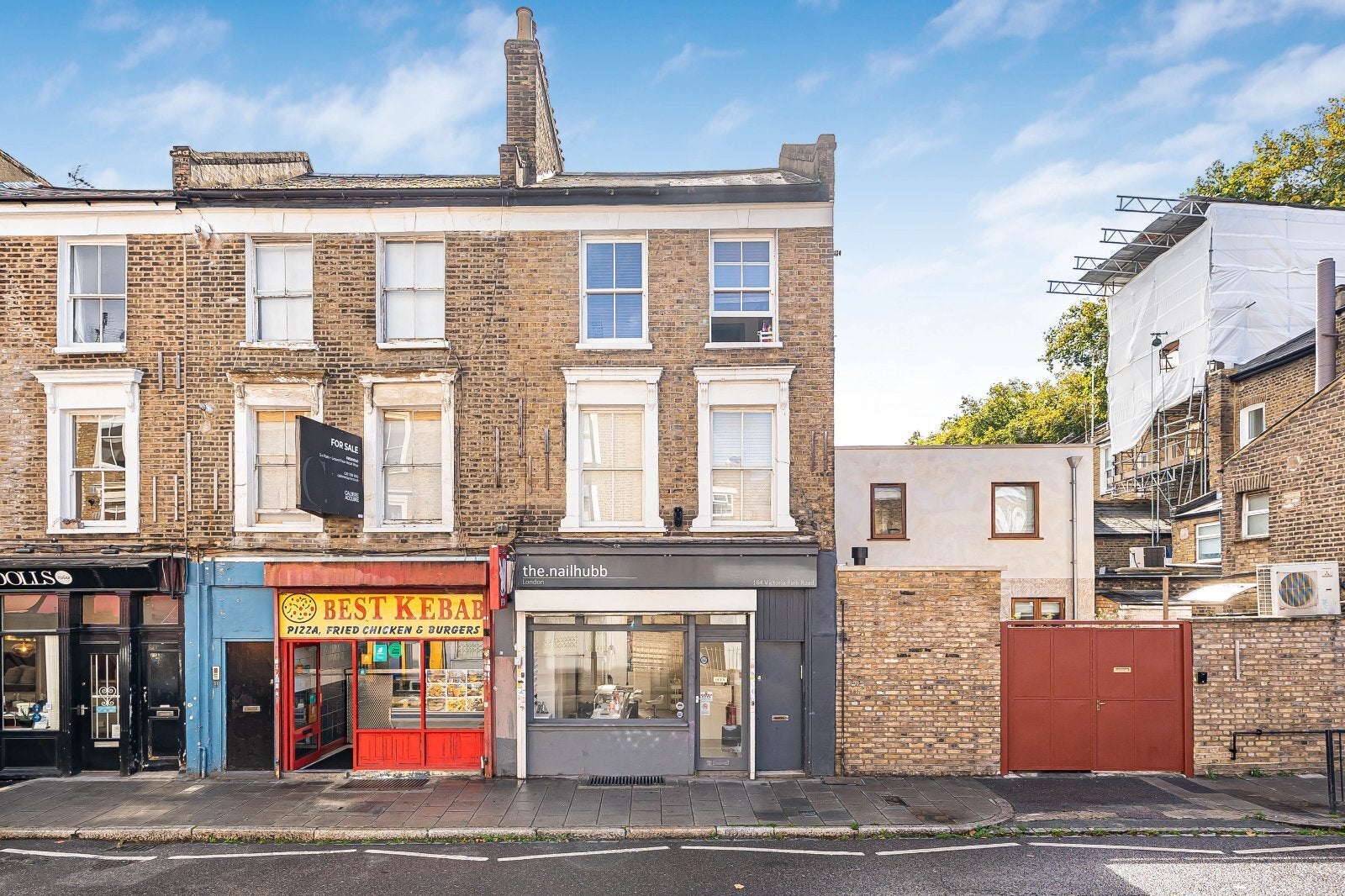 Flat Victoria Park Road in Greater London