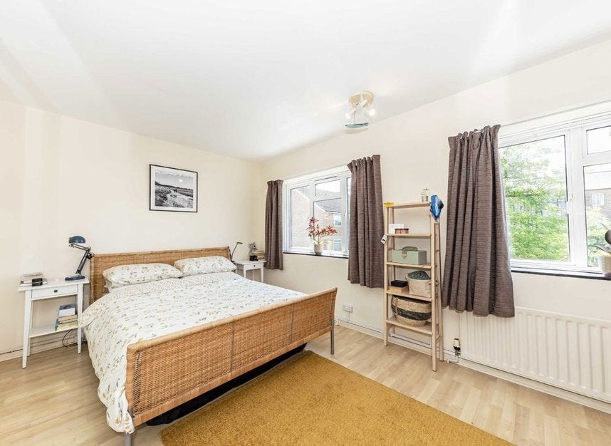 Flat St Albans Road in Greater London