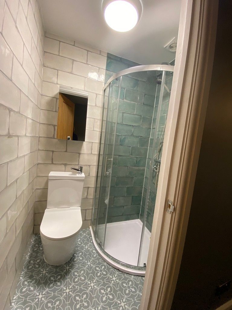 Room Hinderwell Street in Hull