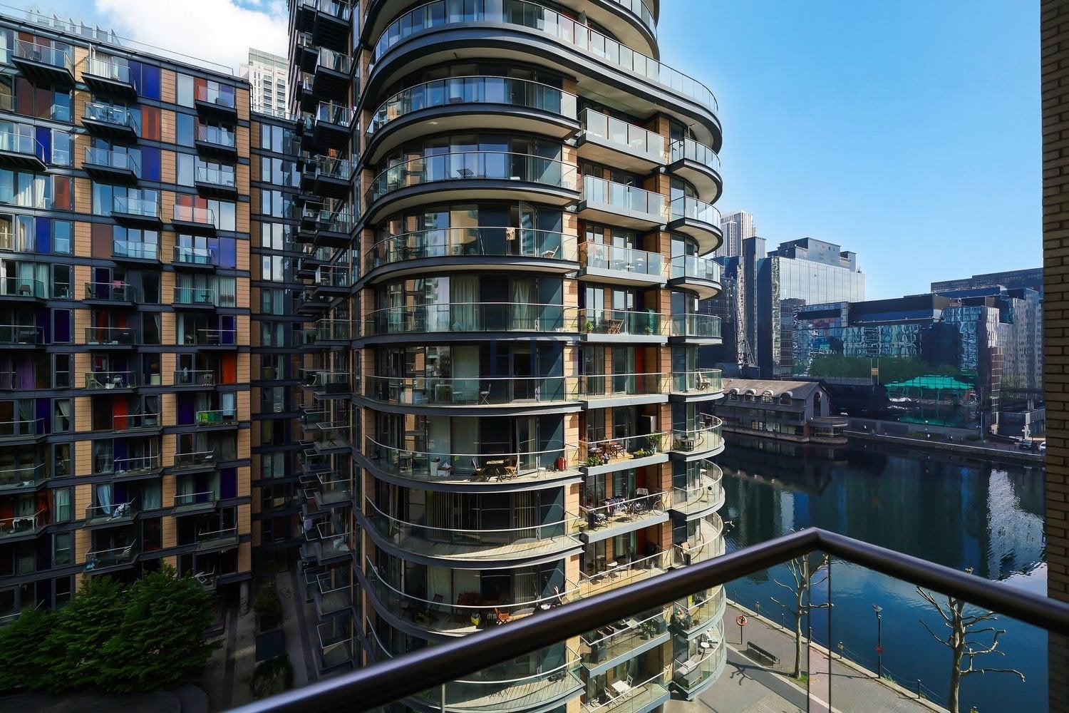 Flat Millharbour in Greater London