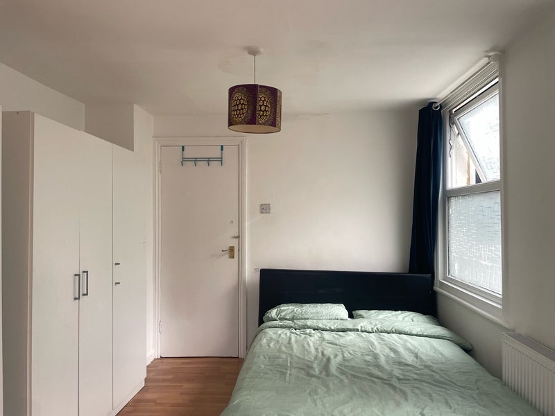 Room Brigstock Road in Greater London