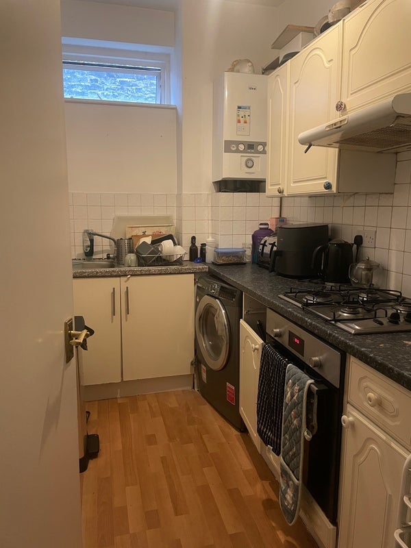 Room Brigstock Road in Greater London