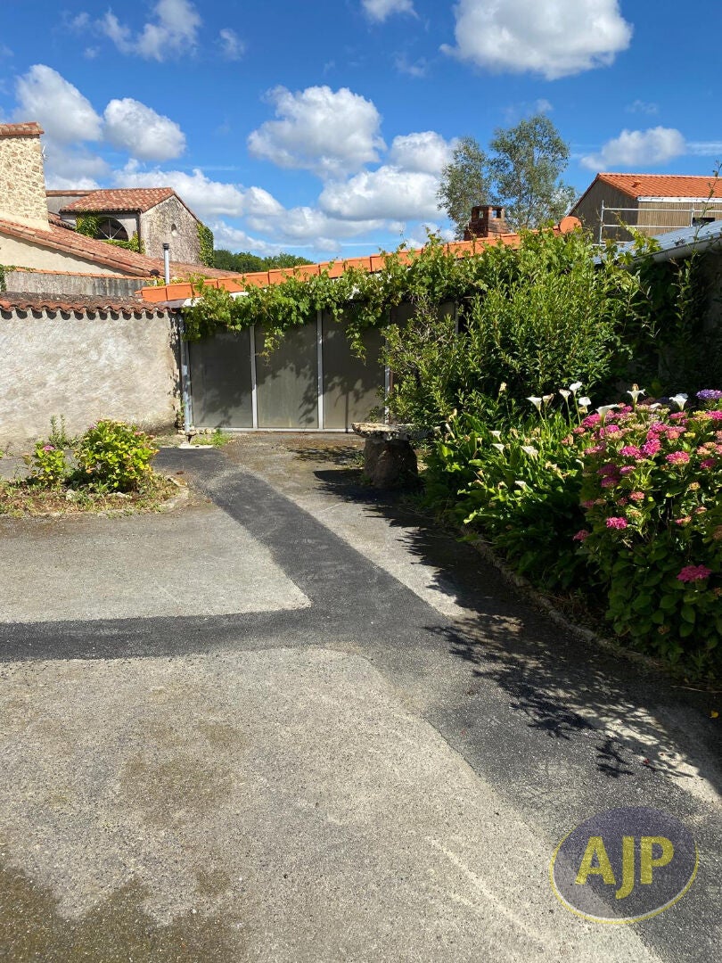 House Route Juliette Gréco in Préaux
