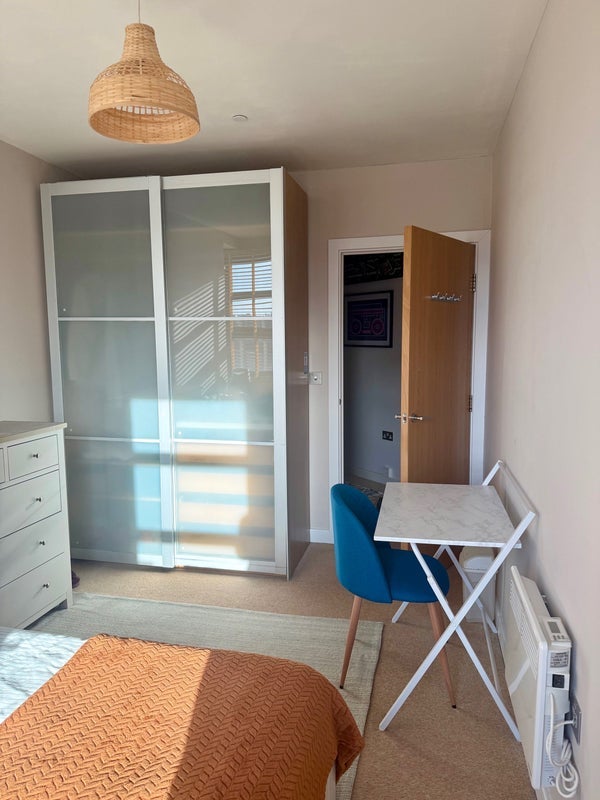 Room Balmes Road in Greater London