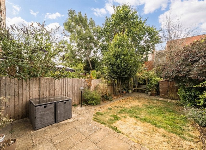 Flat Kings Road in Greater London
