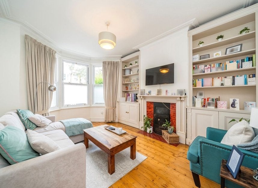 Flat Kings Road in Greater London