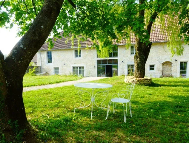 Chambre Rue de Champvans à Baume-les-Dames