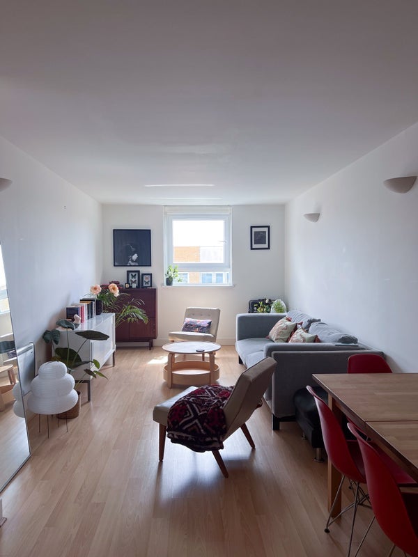 Flat Hacon Square in Greater London