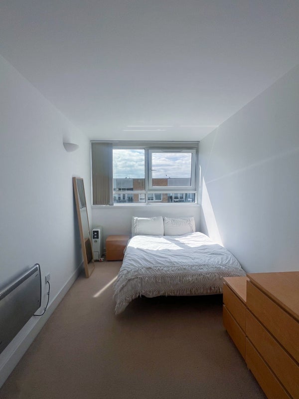 Flat Hacon Square in Greater London