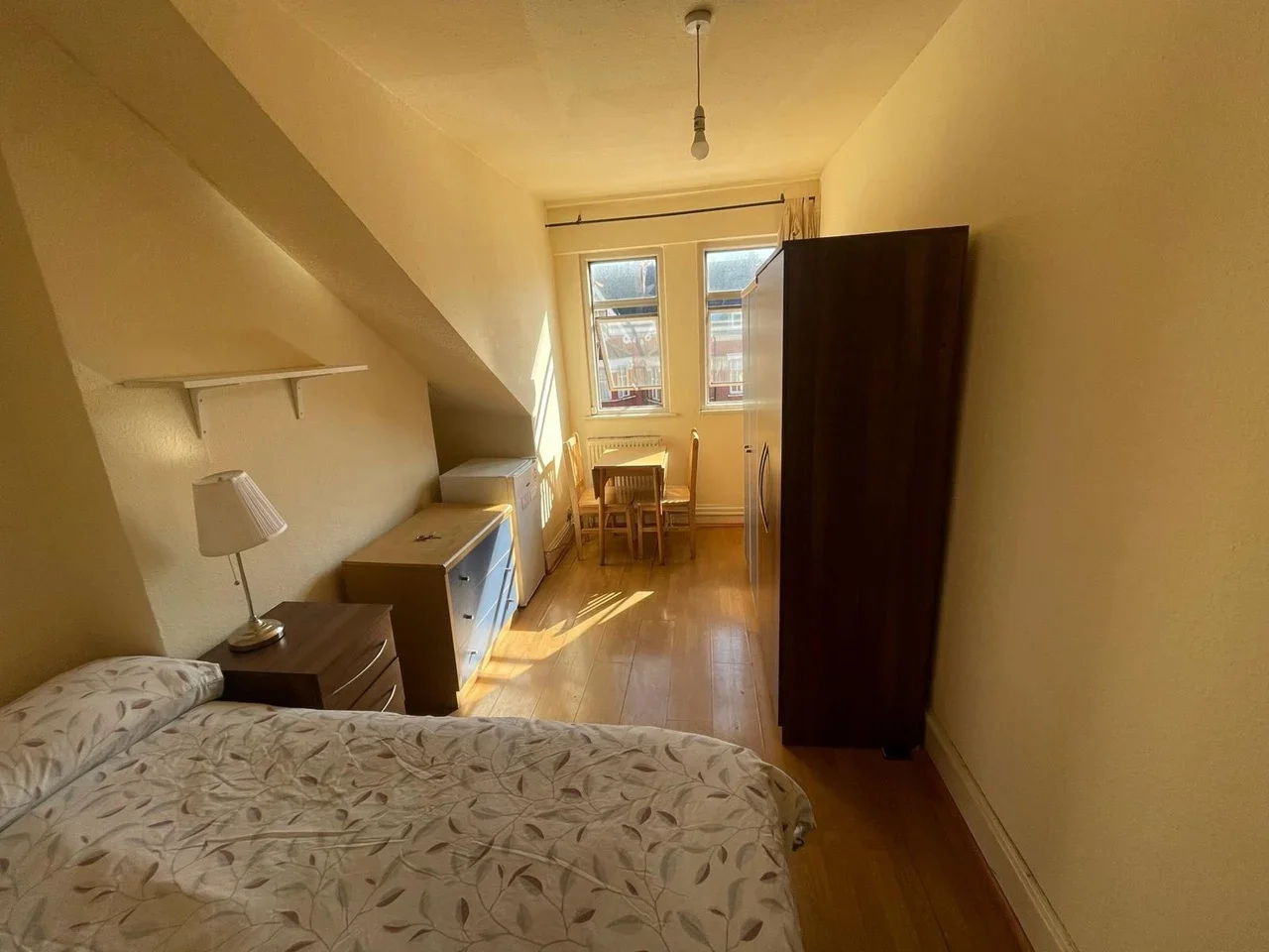 Room Chichele Road in Greater London