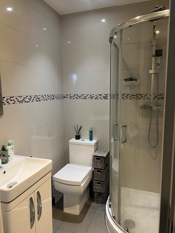 Room Clarence Road in Greater London