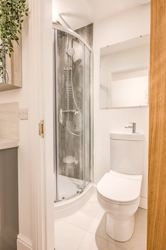 Room Plattbrook Close in Manchester