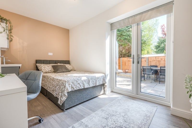Room Plattbrook Close in Manchester