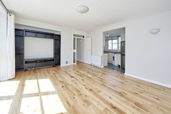 Flat Chepstow Villas in London