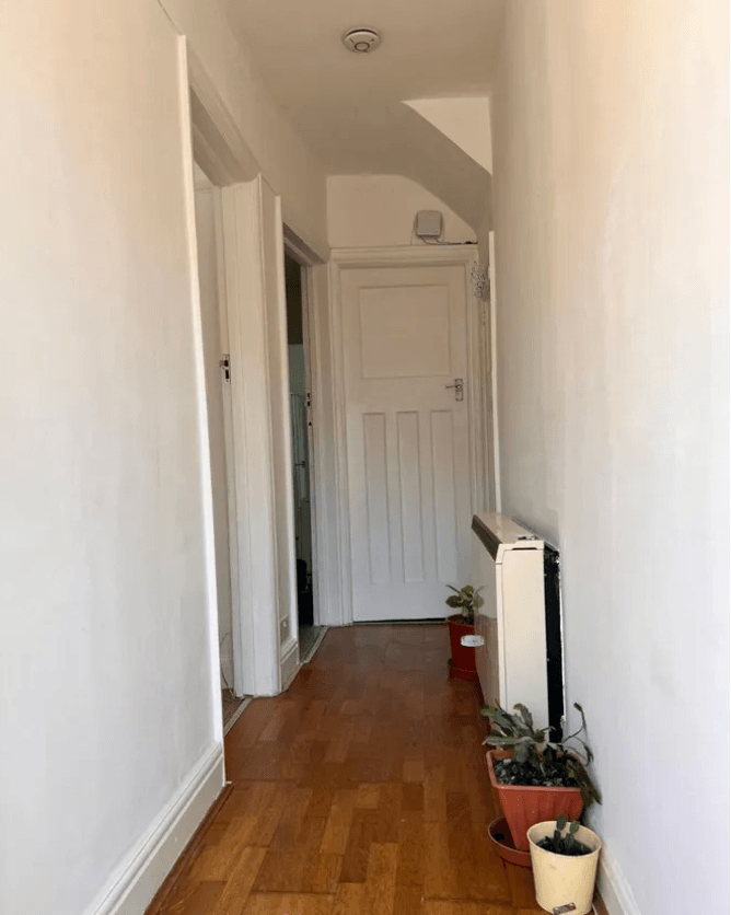 Flat Cairnfield Avenue in London
