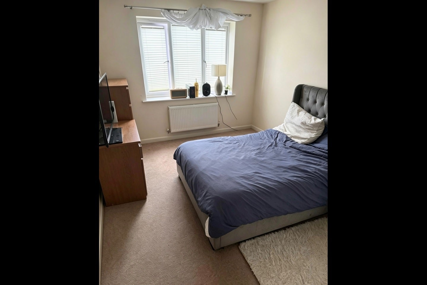 Flat Chequers Avenue in High Wycombe Community Board