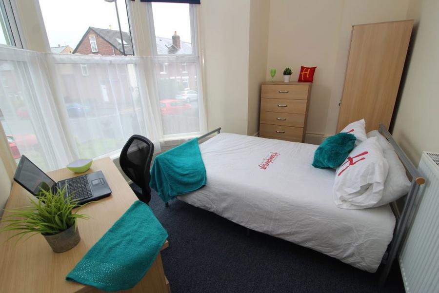 Flat Pickmere Road in Sheffield