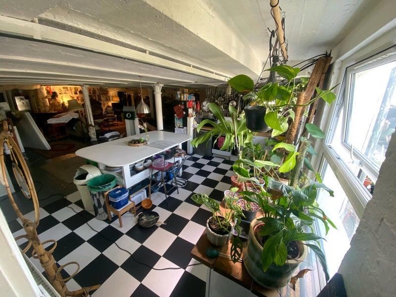 Room Belfast Road in Greater London