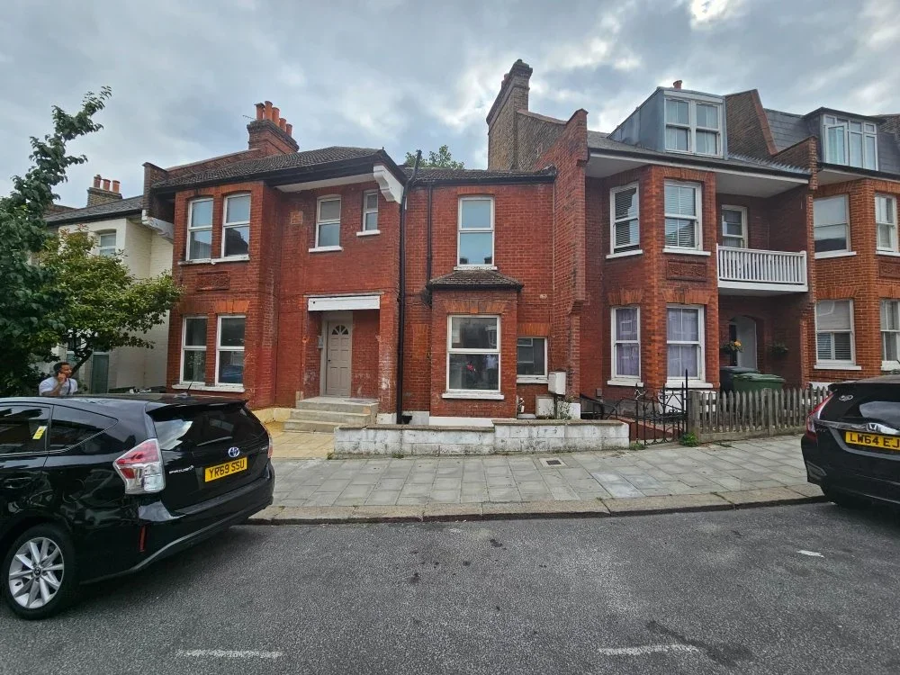 Flat Shrubbery Road in Greater London