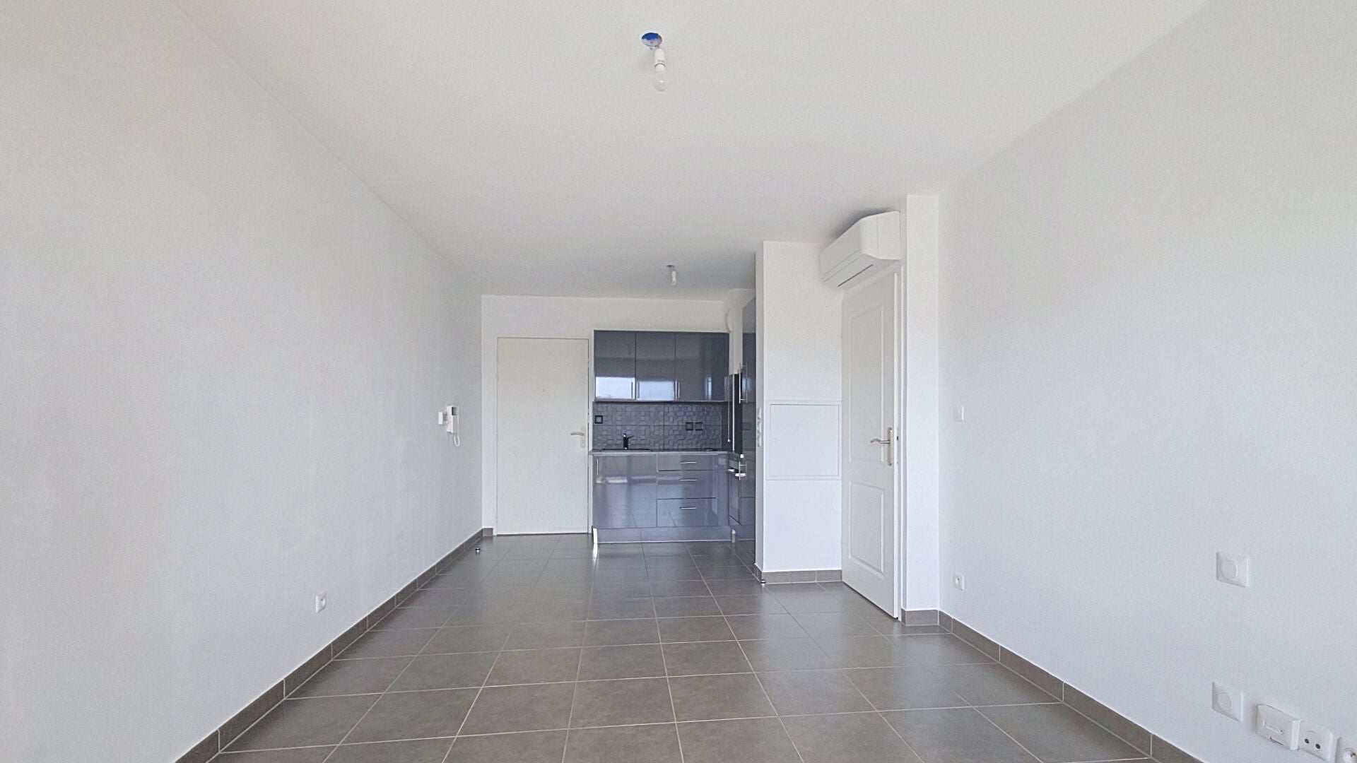 Flat Avenue du 4 Septembre in Châteauneuf-les-Martigues