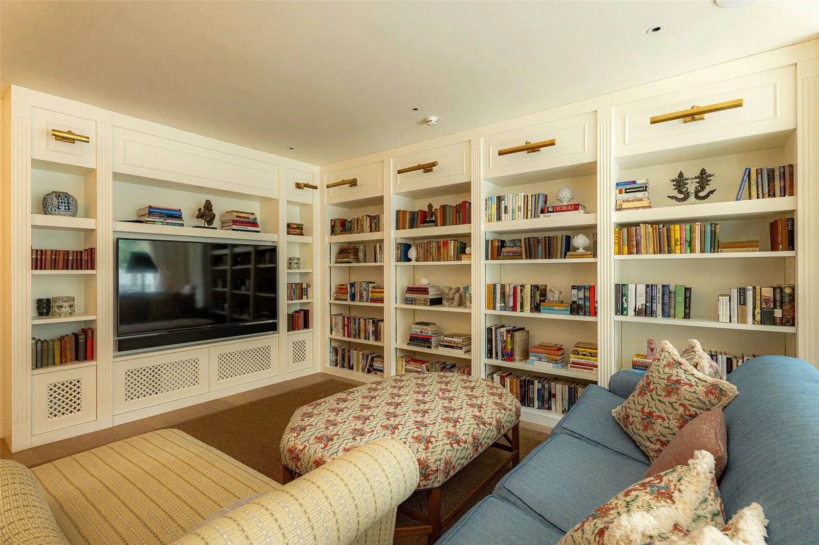 House Blenheim Crescent in Greater London