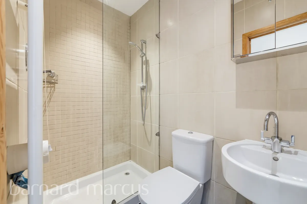 Room Surbiton Hill Park in Greater London