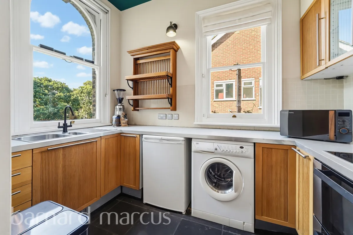 Room Surbiton Hill Park in Greater London
