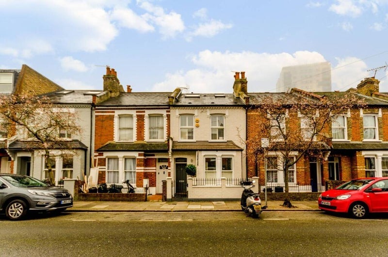 Flat Hamble Street in Greater London